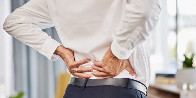 Prévenir et soulager les douleurs lombaires avec le yoga, la gym ballon et l'ostéopathie